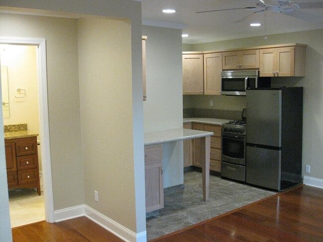 Building Photo - 6181 Covington Way Unit Goleta studio