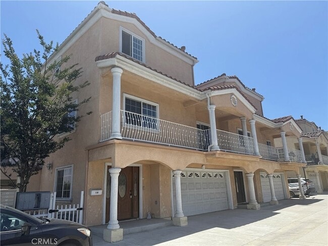 Photo - 418 W 223rd St Townhome