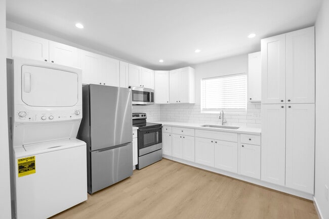 Photo - 2210 Pine Ave Unit 2211 Pine Ave