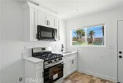 Photo - 823 W 78th St Townhome