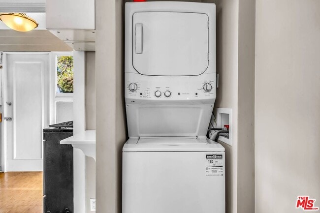 Photo - 609-602 Milwood Ave