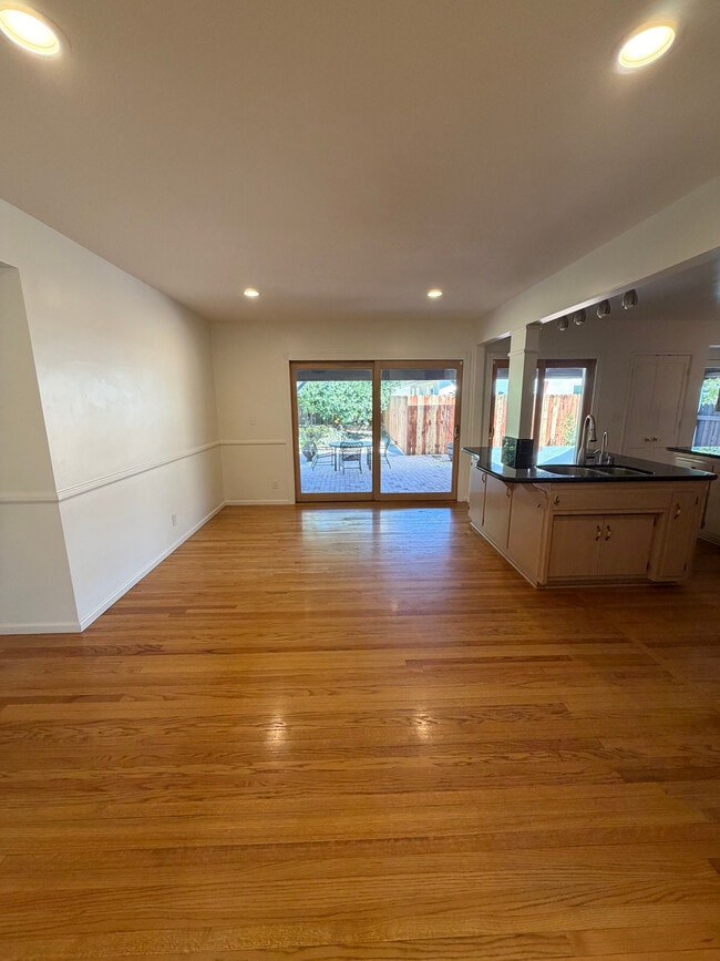 Photo - 1516 Wells Ave