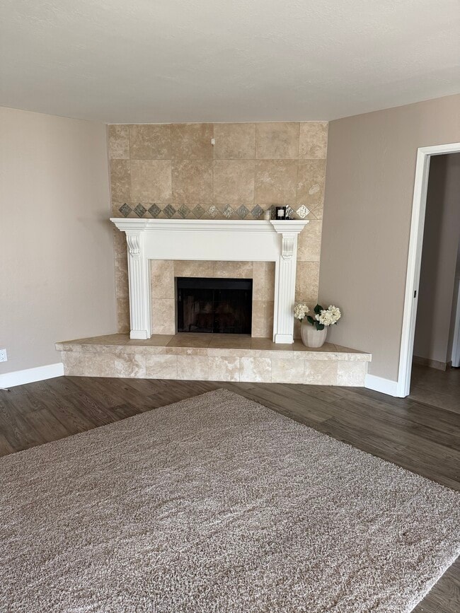 Photo - 15411 Tetley St