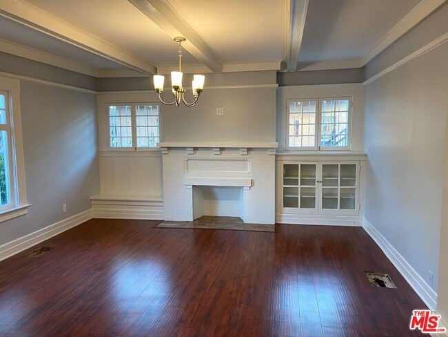 Building Photo - 1427 W 25th St Unit 1427