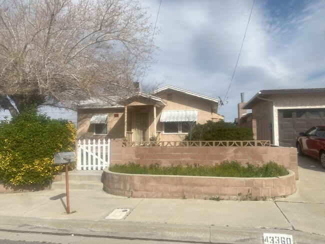 Photo - 43360 7th St E
