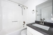 2BR, 1BA - 675SF - Bathroom - 1626 Palo Alto St