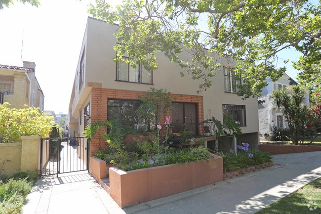 Photo - 423 S Maple Dr