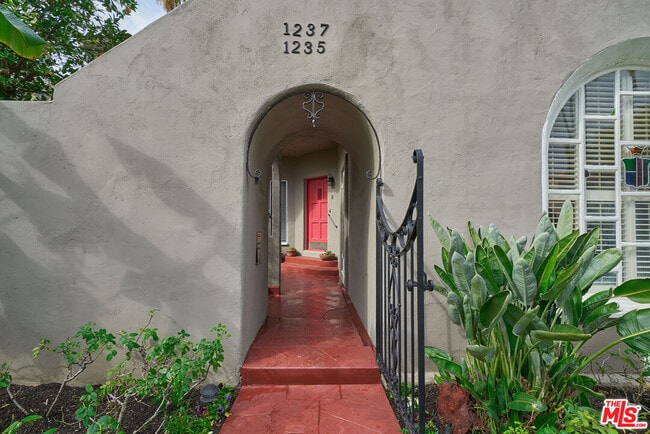 Photo - 1235 Hi Point St