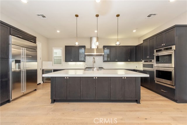 Photo - 104 Turnstone