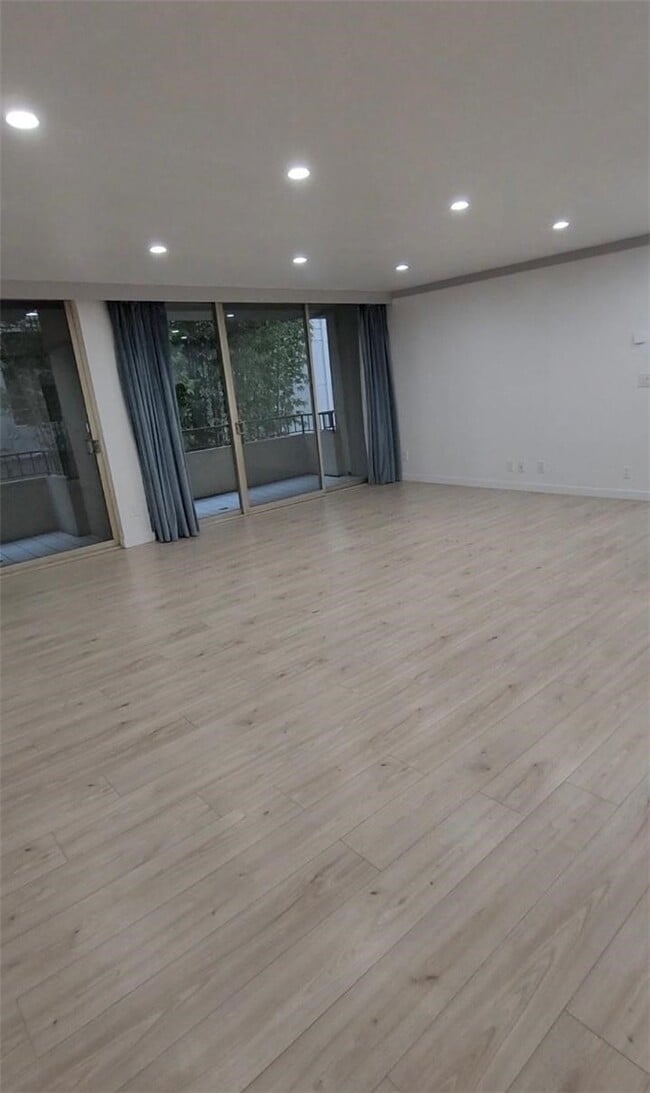 Building Photo - 1300 Midvale Ave Rental