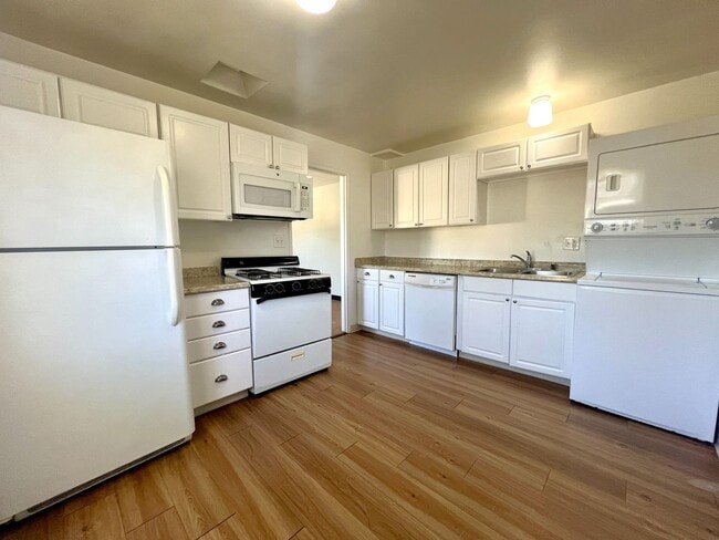 Building Photo - 2 Bedroom La Mesa Duplex with Yard, In-Unit Laundry, and Garage! Unit 6083