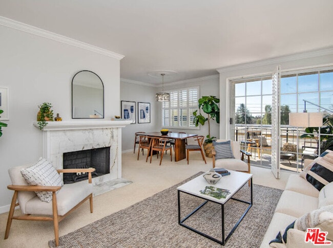 Building Photo - 1375 Kelton Ave Unit 407