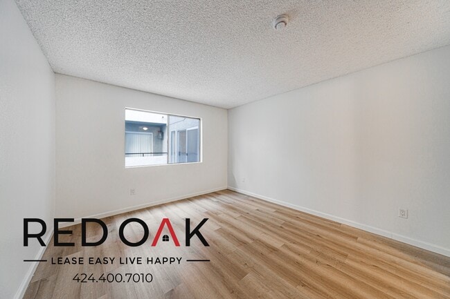 Photo - 11817 Victory Blvd Unit 110