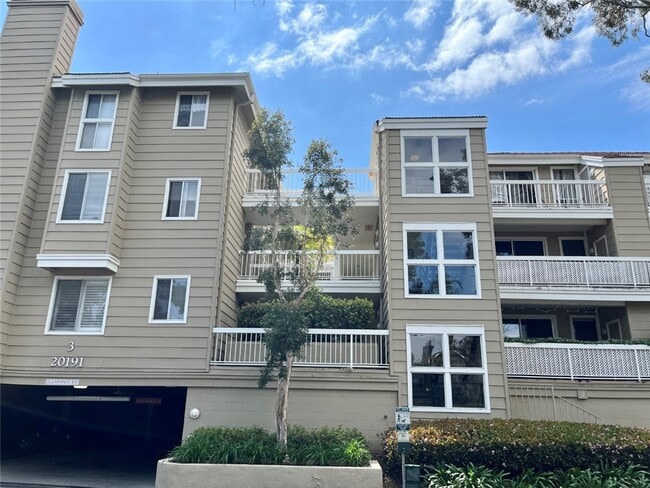 Building Photo - 20191 Cape Coral Ln Unit 3-314
