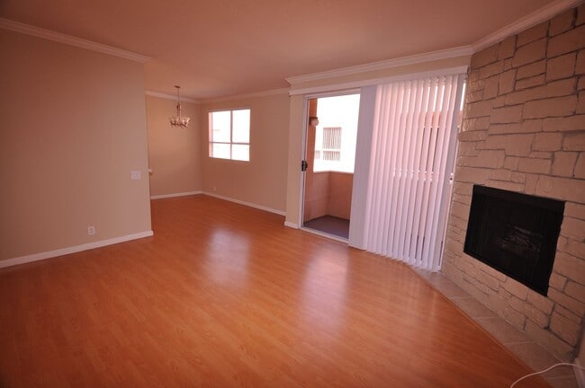 Photo - 11107 La Maida St Unit 204
