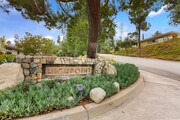 Photo - Gorgeous 2 bedroom, 2 bath in the hills ab... House