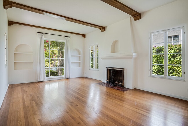 Photo - 10514 Rochester Ave