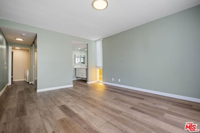 Photo - 848 18th St Unit 2