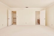 Photo - 1430 Lovell Ave House