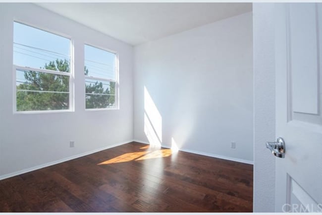 Photo - 928 Lilac Ln