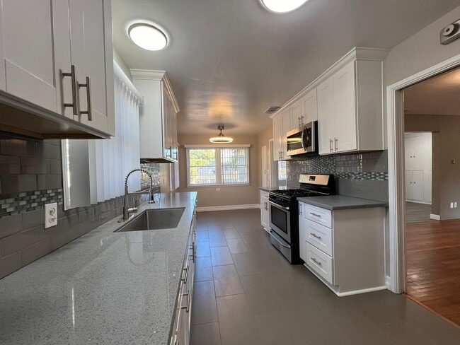 Photo - 4015 Calavo Dr