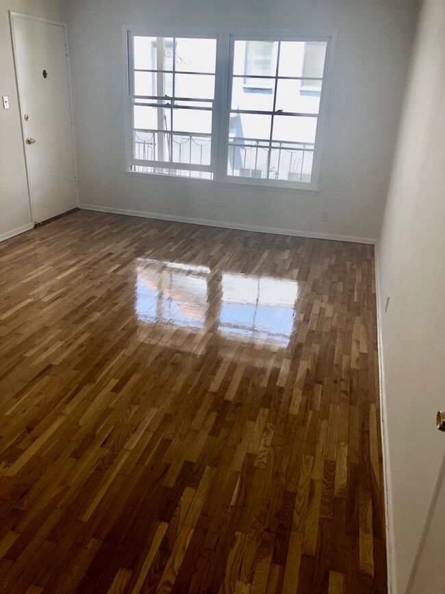 Photo - 1466 S Sherbourne Dr Unit 5