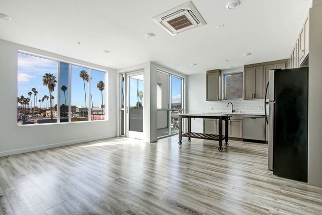 Building Photo - The Stanford West Rental