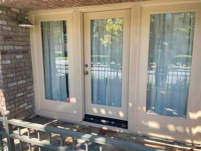 Photo - 282 Tustin Field Dr