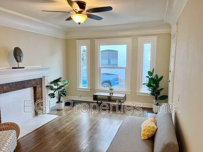 Photo - 734 N Gramercy Pl House
