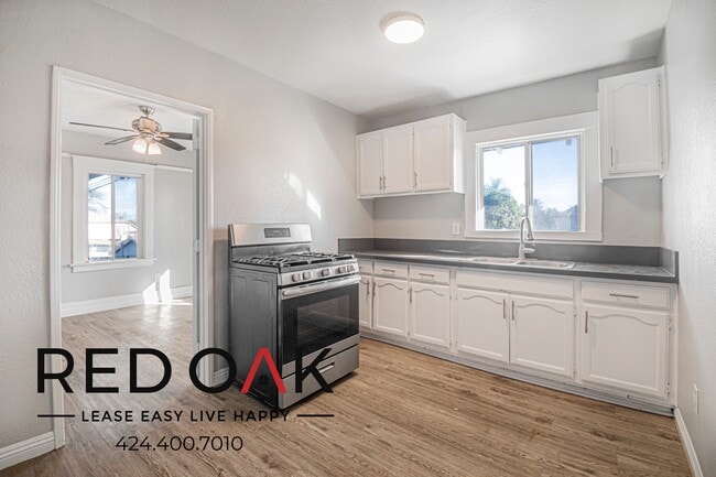 Photo - 227 E 52nd St Unit 7