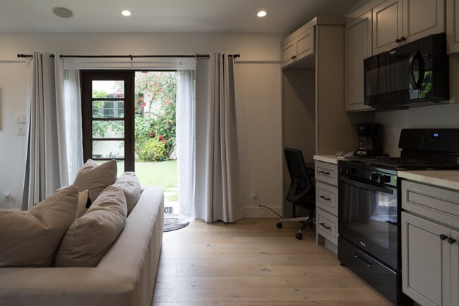 Photo - 342 North Fuller Avenue