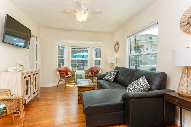 Photo - 716 Dover Ct House