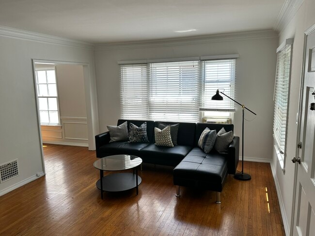 Photo - 210 S Arnaz Dr