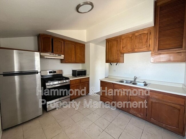 Photo - 5723 Willowcrest Ave Unit #6