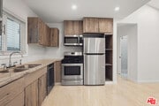 Photo - 806 Navy St