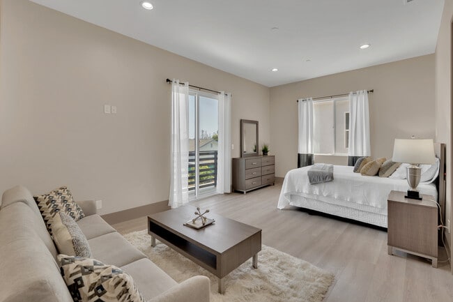 Photo - 8224 Starr St
