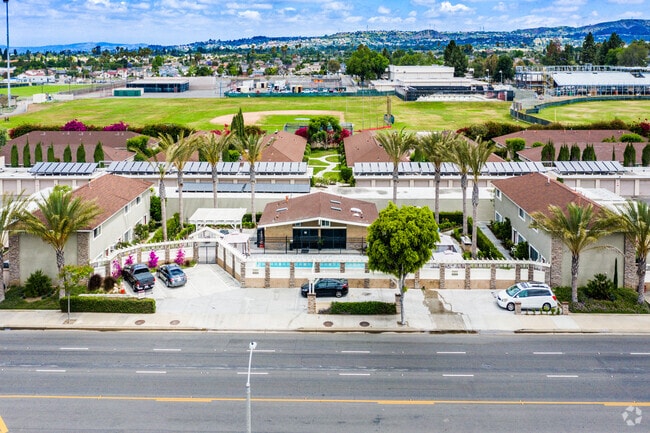 Americana Apartments - Americana Apartments
