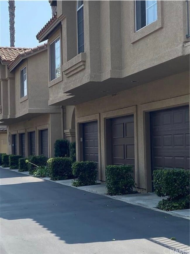 Photo - 14 Hillgate Pl