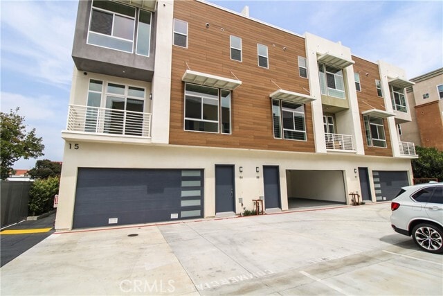 Photo - 15 S Chapel Ave Townhome