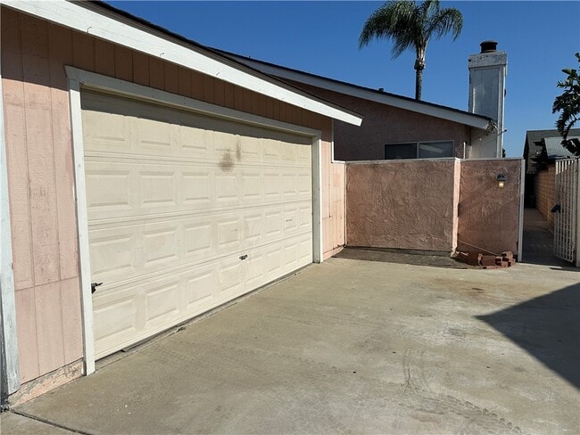 Photo - 4631 Oceanside Dr Townhome