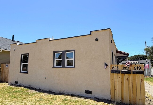 Building Photo - G21900E Unit 221 South G Street