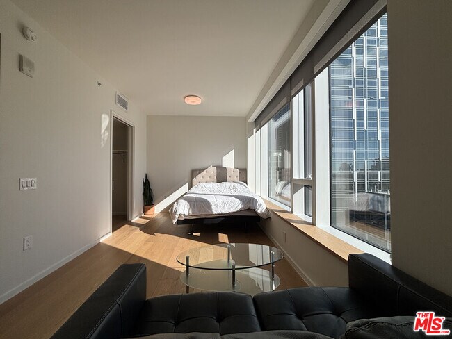 Photo - 889 Francisco St Unit 2305