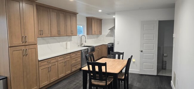 Kitchen - 530 W 3rd St