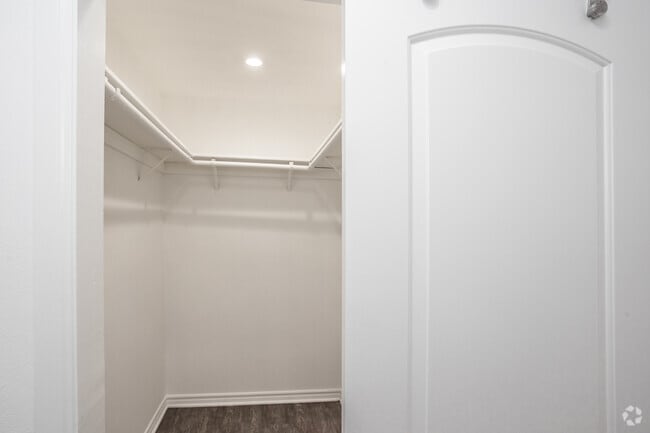 Studio - 475SF - Walk-In Closet - The Springs