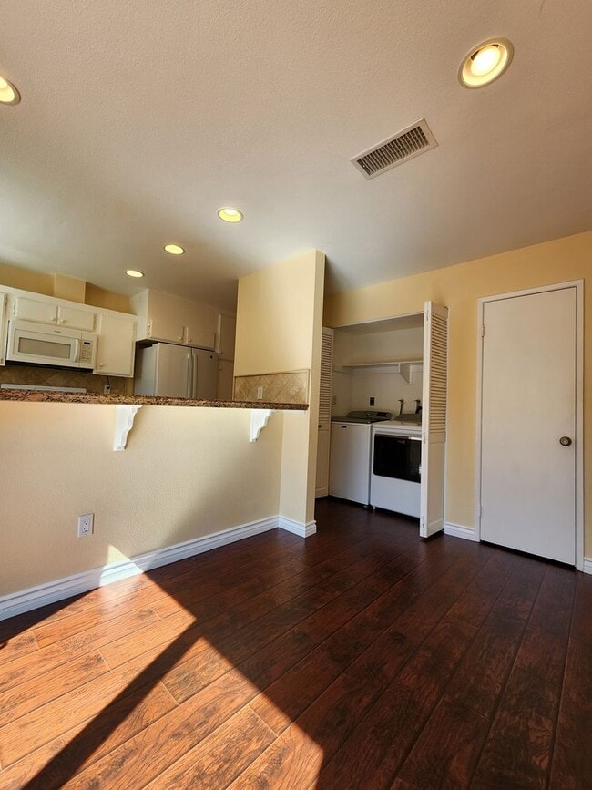 Photo - Bright & Beautiful Home Nestled Near Natur...