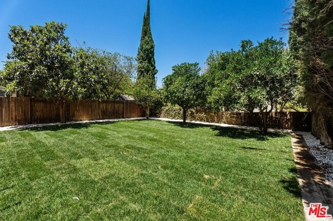 Photo - 19701 Blythe St