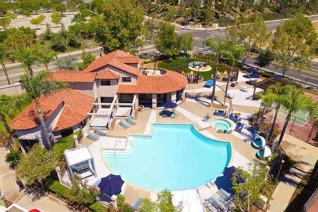 Vista Promenade - Vista Promenade Apartments