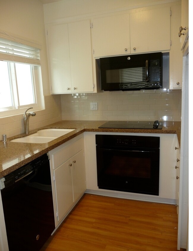 125B Kitchen - 125 Gull St Apartments Unit 125B