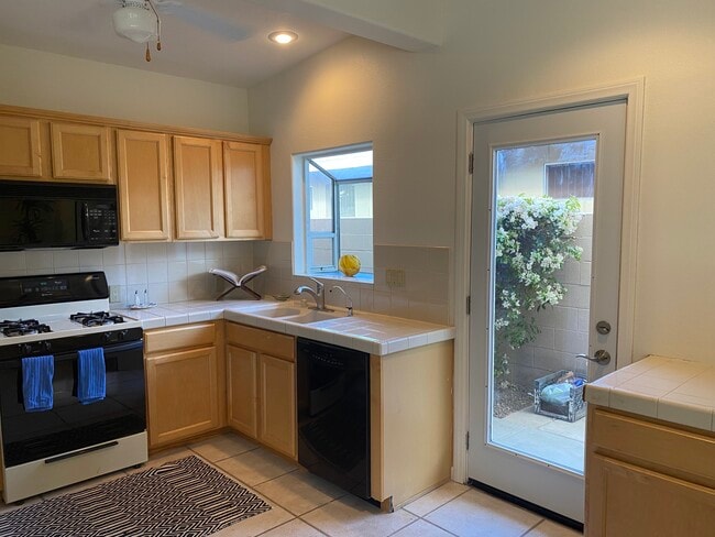 Photo - 76829 Iroquois Dr