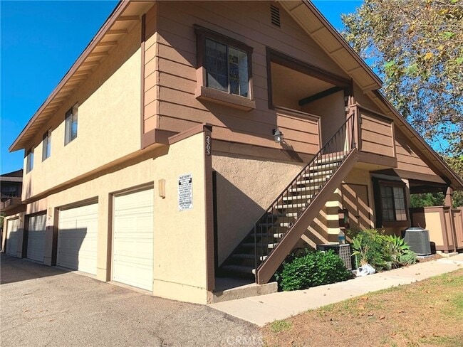 Building Photo - 2303 Presado Dr Unit B